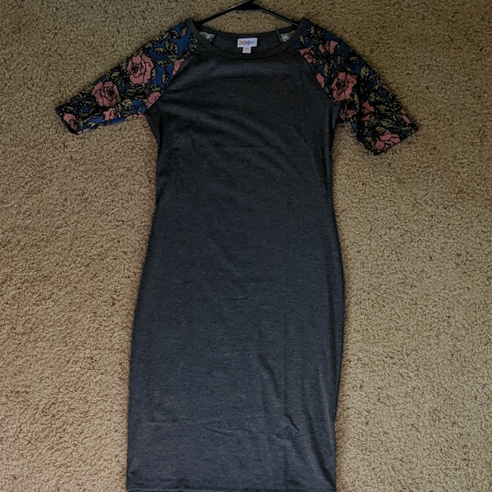 LuLaRoe Julia with Roses NWOT